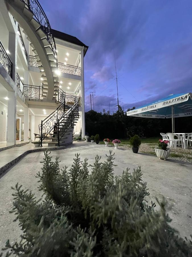 Shambala Hotel Goedaoeta Buitenkant foto